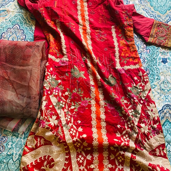 Pakistani brand new 3 picec full embroidery dress size medium to large - Picture 7 of 8